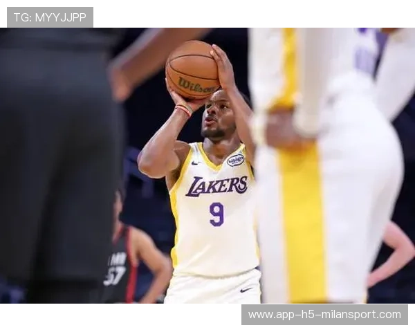 牛仔靠防守站稳脚跟,主帅笑称“这是风格” 牛仔靠防守站稳脚跟,主帅笑称“这是风格”